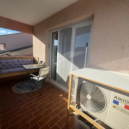 Climatise, Refait A Neuf Apartment Hyères