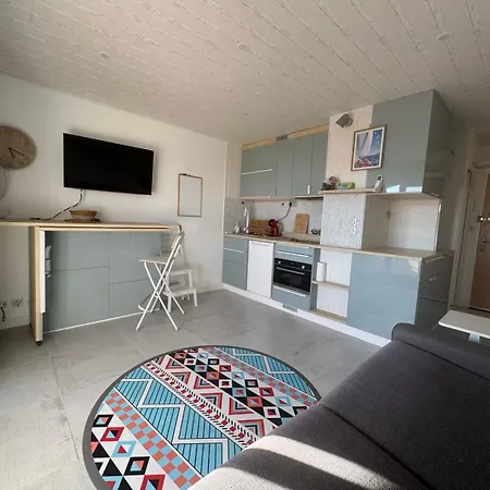 Apartment Climatise, Refait A Neuf *